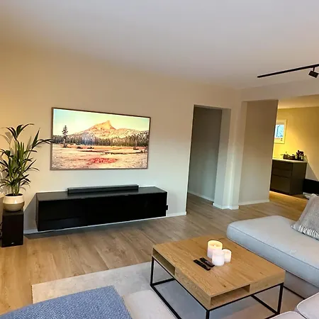 아파트 3 Bedroom In Centre Of *